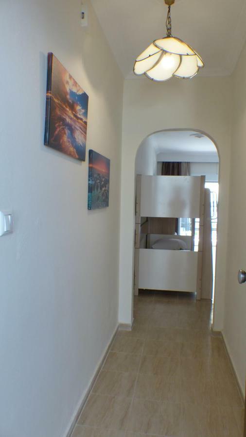 White Apartment 70M From The Sea Nea Peramos  Exterior photo