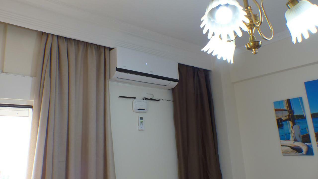 White Apartment 70M From The Sea Nea Peramos  Exterior photo